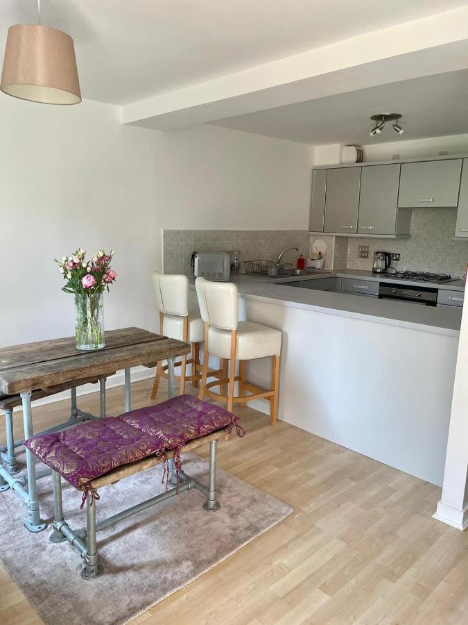 Pass The Keys Lovely 2Bedroom Flat With Balcony Единбург Екстер'єр фото